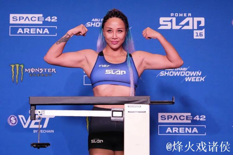 中国女孩参加世界扇耳光大赛,“他们觉得我是傻瓜” 中国女孩参加世界扇耳光大赛,“他们觉得我是傻瓜”