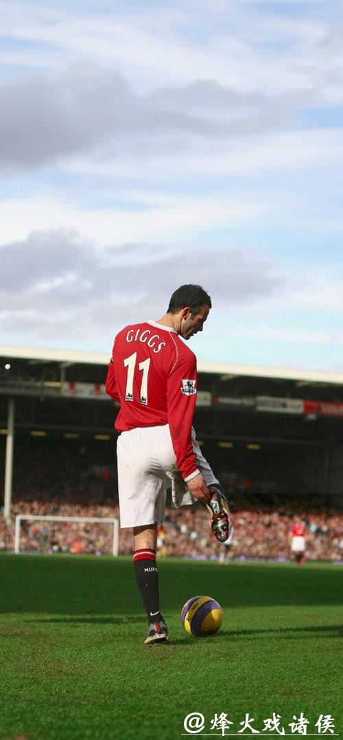吉格斯笑谈英超名人堂不上也不差,曼联在阿莫林手下慢慢往好处走 吉格斯笑谈英超名人堂不上也不差,曼联在阿莫林手下慢慢往好处走