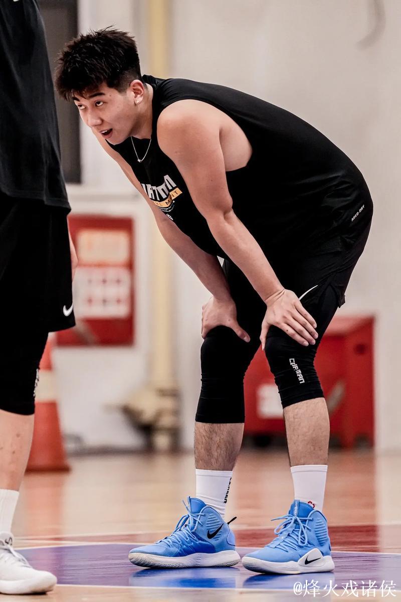 超三联赛分享赛场精彩瞬间:看看周嘉豪是如何打超三比赛? 超三联赛分享赛场精彩瞬间:看看周嘉豪是如何打超三比赛?